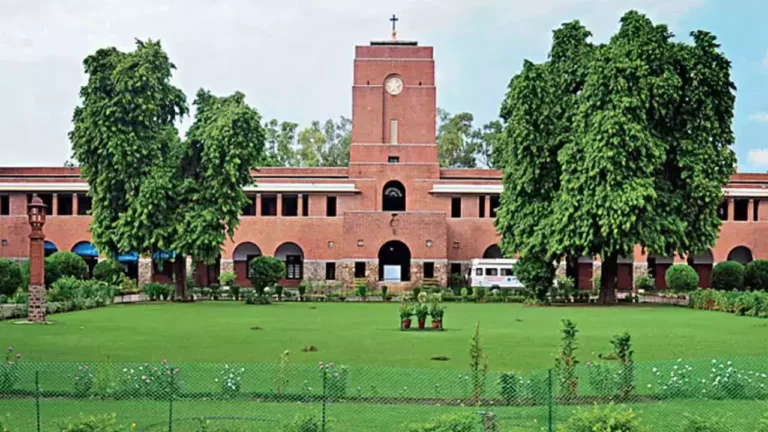 DU UG Admissions 2025: On-the-Spot Mop-Up Round for ~7,500 Vacant Seats Begins